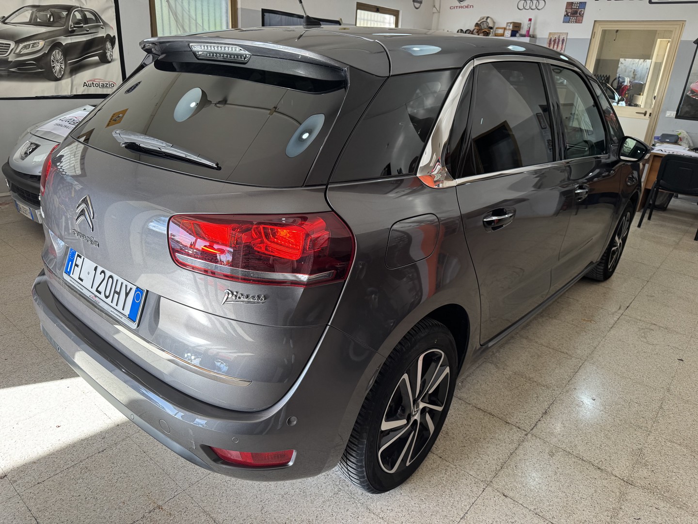 Citroen NEW C4 1.6 HDi SHINE Navigatore