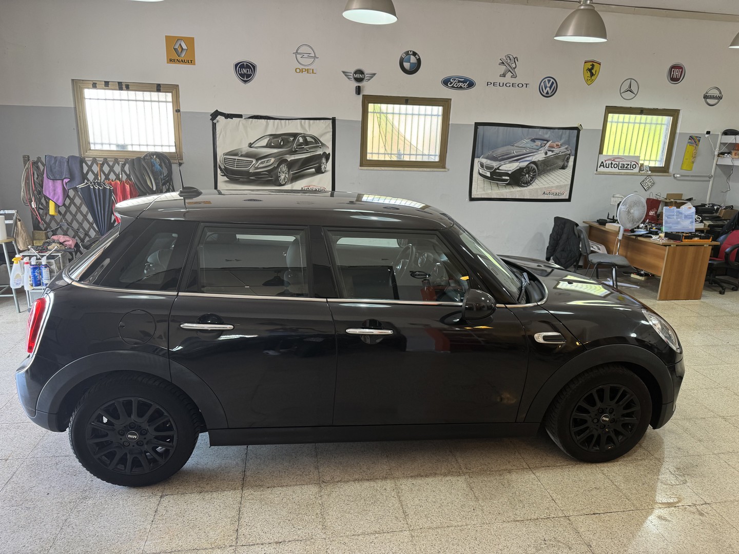 Mini Cooper D Businiss XL 1.5 dci 5 porte Navi.
