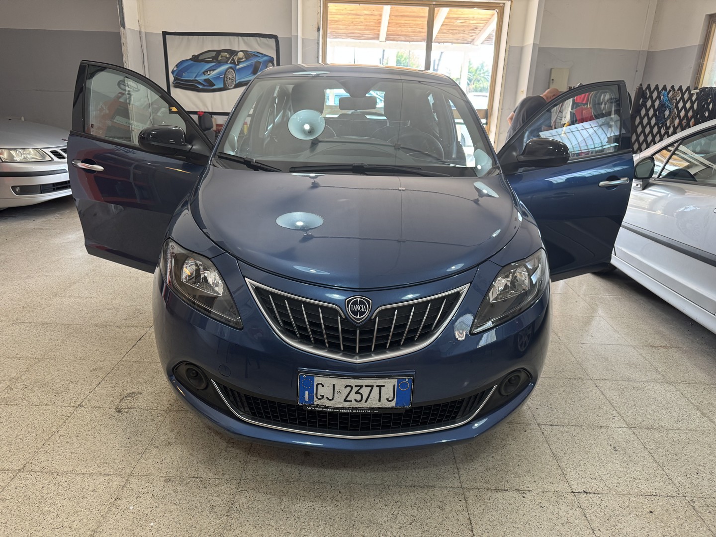 LANCIA YPSILON 1.0 HYBRID 69 cv