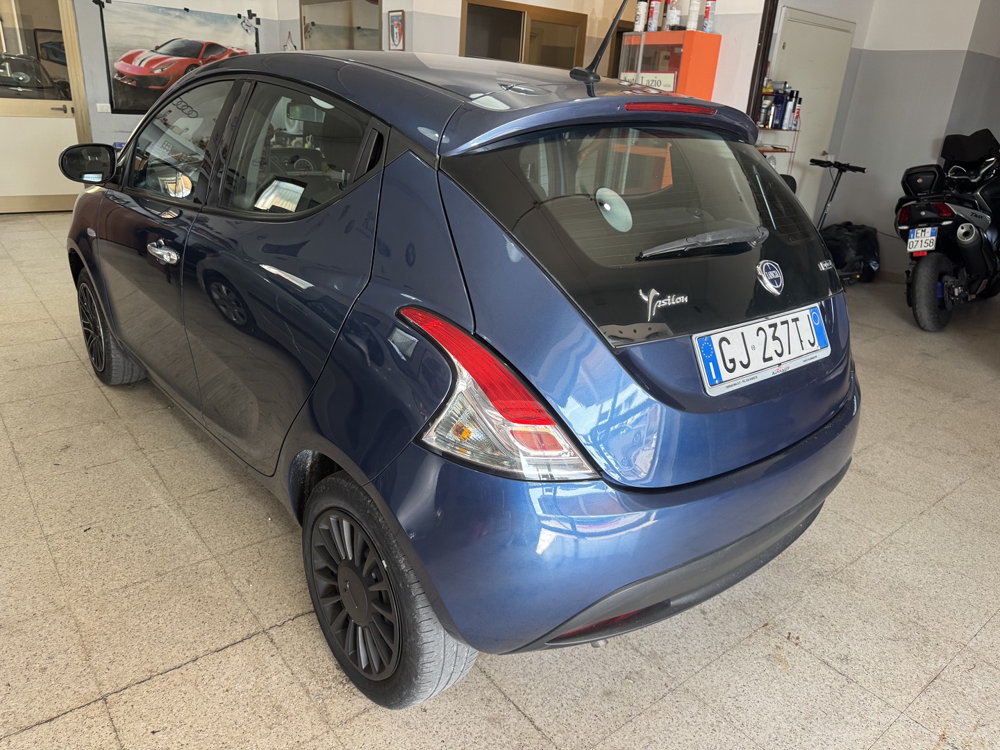 LANCIA YPSILON 1.0 HYBRID 69 cv